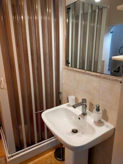 Casa Vacanza "Il Cortiletto" 夏卡 外观 照片